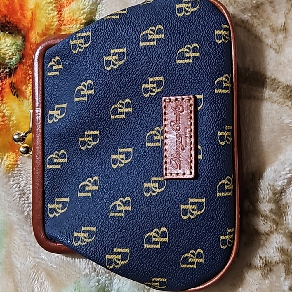 Coin purse with card holders